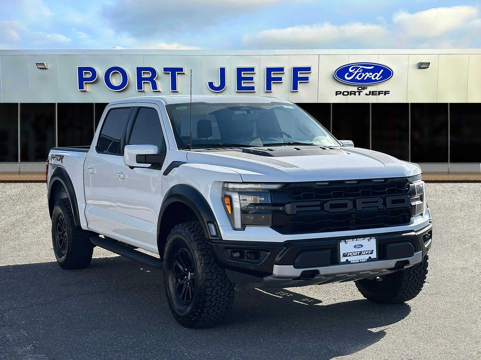 Used 2025 Oxford White Clearcoat Ford Raptor image 4