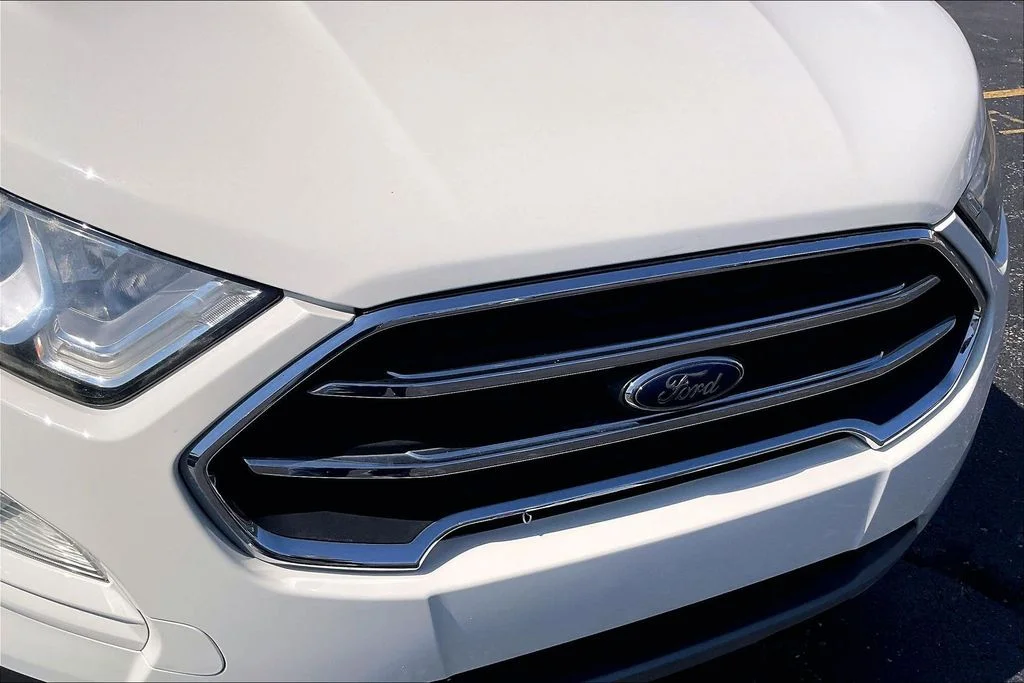 Used 2020 Diamond White Ford Titanium image 30