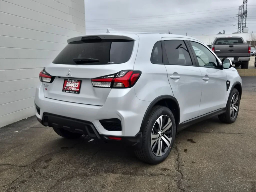 Used 2026 White Mitsubishi 2.0 ES image 11