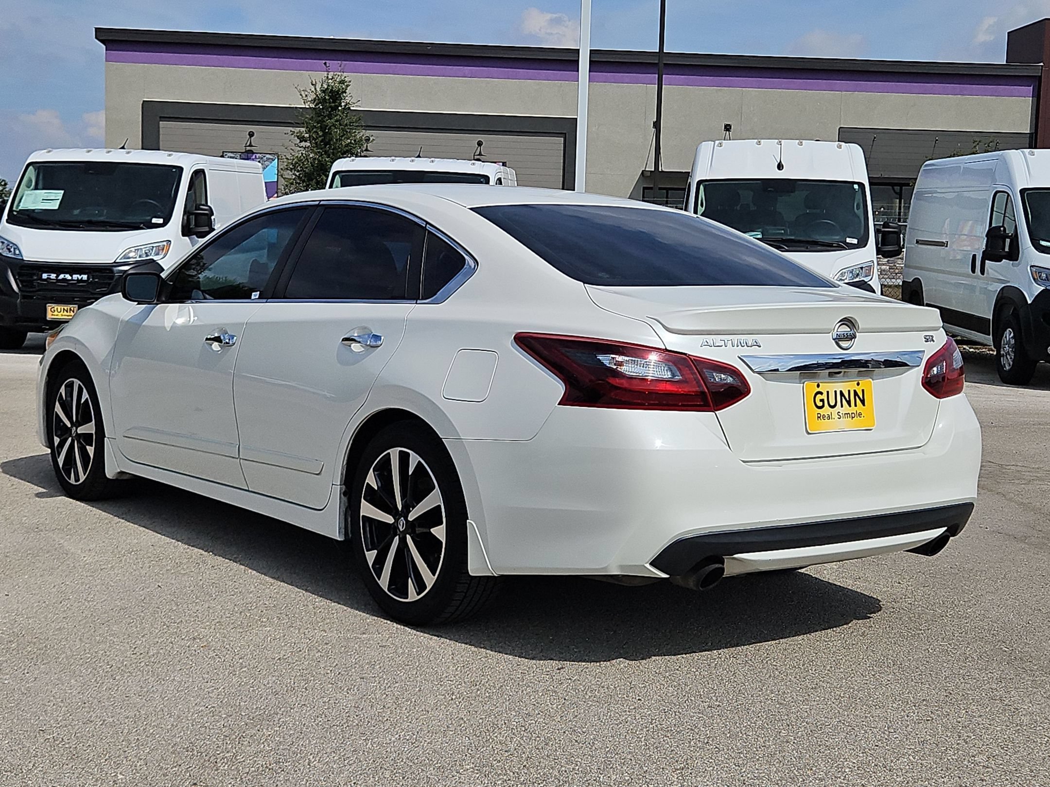 Used 2018 Pearl White Nissan 2.5 SR image 5