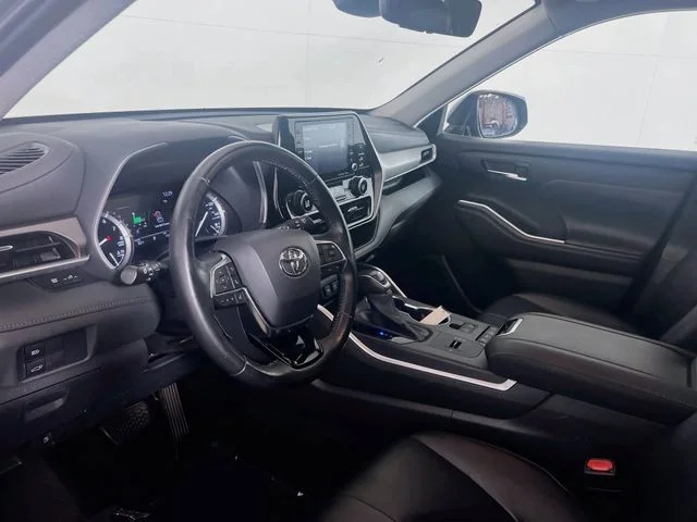 Used 2021 Magnetic Gray Metallic Toyota XLE image 10
