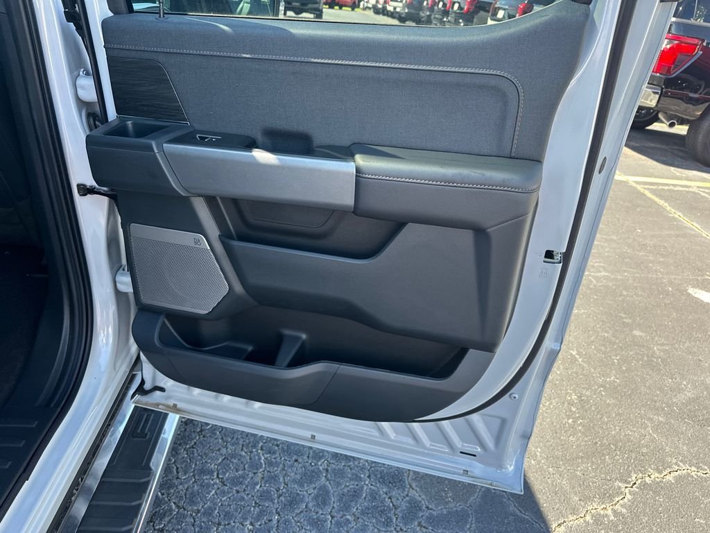 New 2025 White Ford Lariat image 16