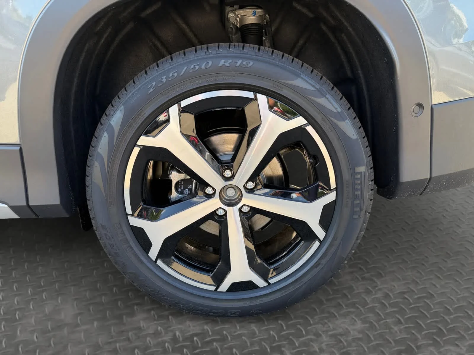 New 2026 Platinum Gray Metallic Volkswagen SE image 9