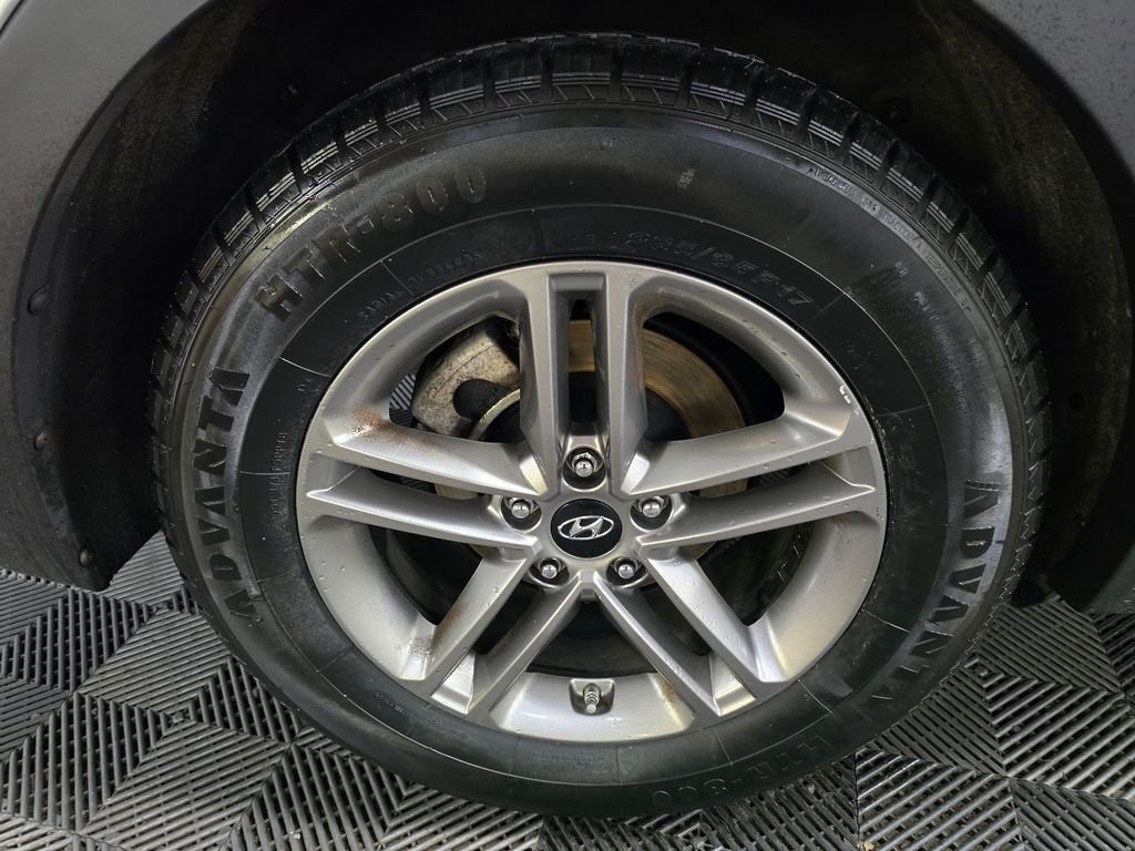 Used 2018 Silver Hyundai 2.4 Base image 14