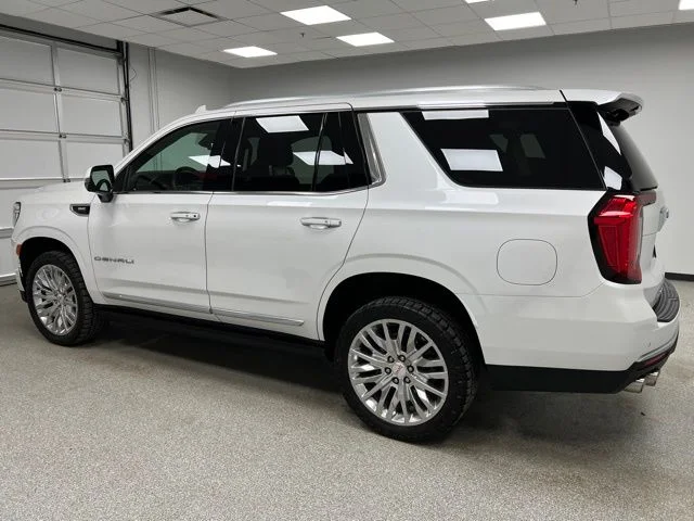 Used 2023 White GMC Denali image 6