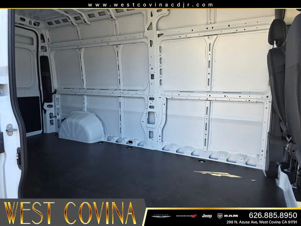 New 2026 Bright White Clearcoat RAM Base image 18
