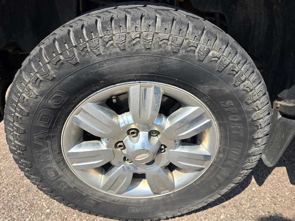 Used 2011 Tuxedo Black Metallic Ford XLT image 9
