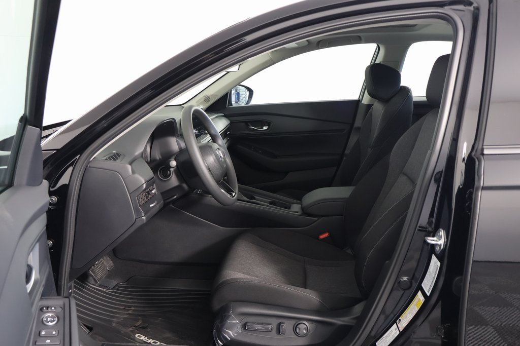 New 2026 Crystal Black Pearl Honda SE image 5
