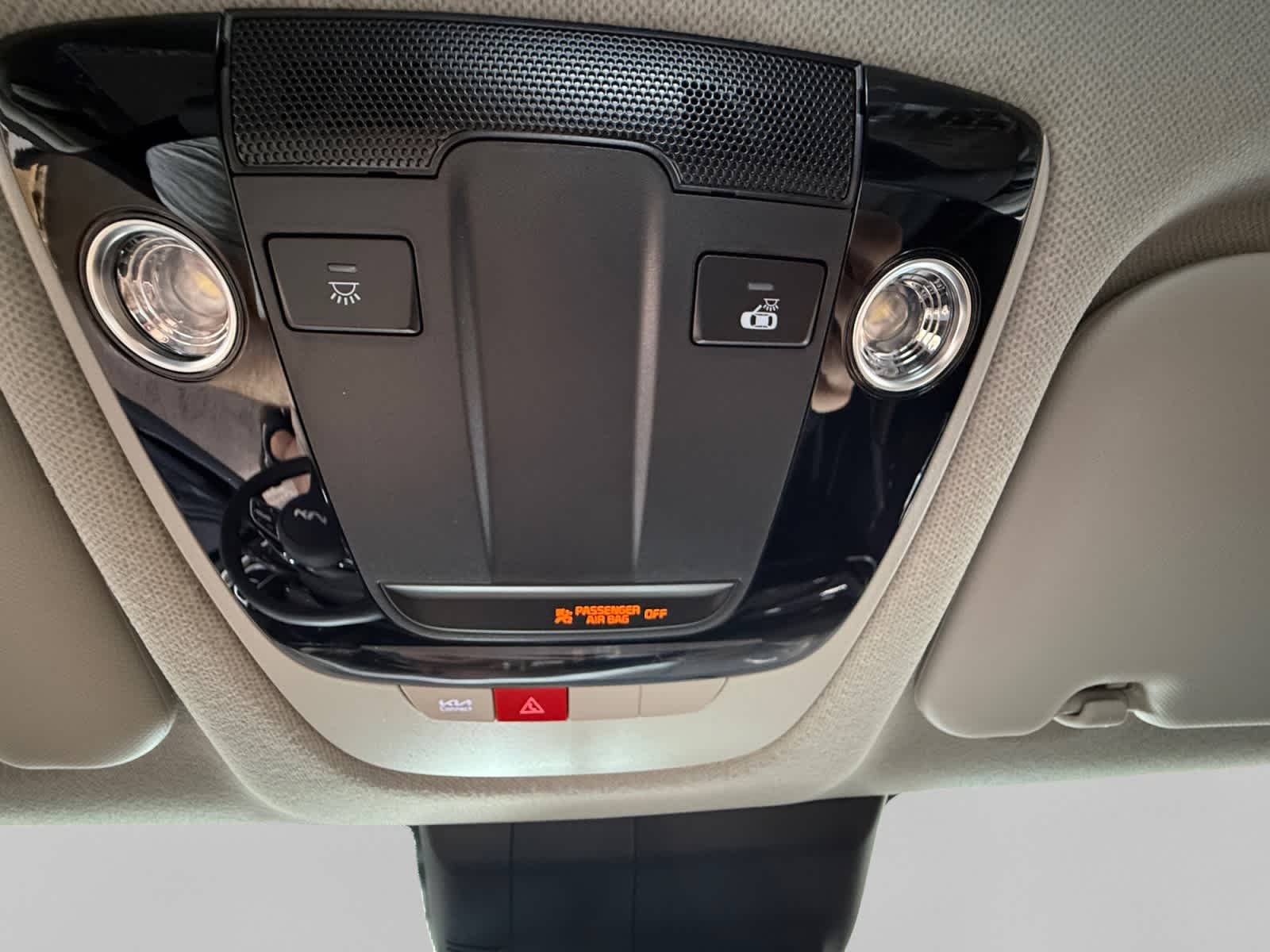 New 2026 Clear White/Black Roof Kia S image 18