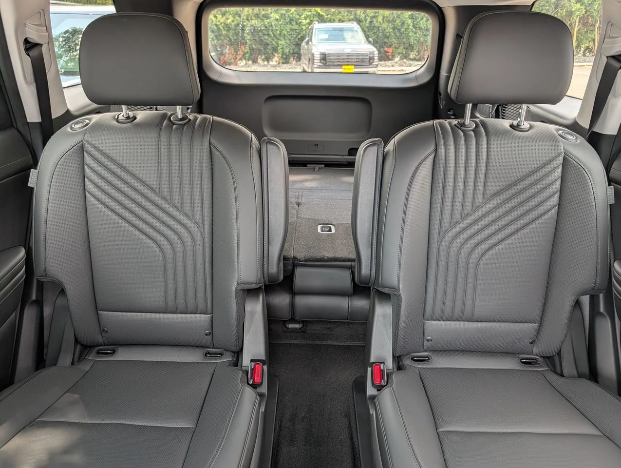 New 2026 Ecotronic Gray Pearl Hyundai SEL Premium 7P image 7