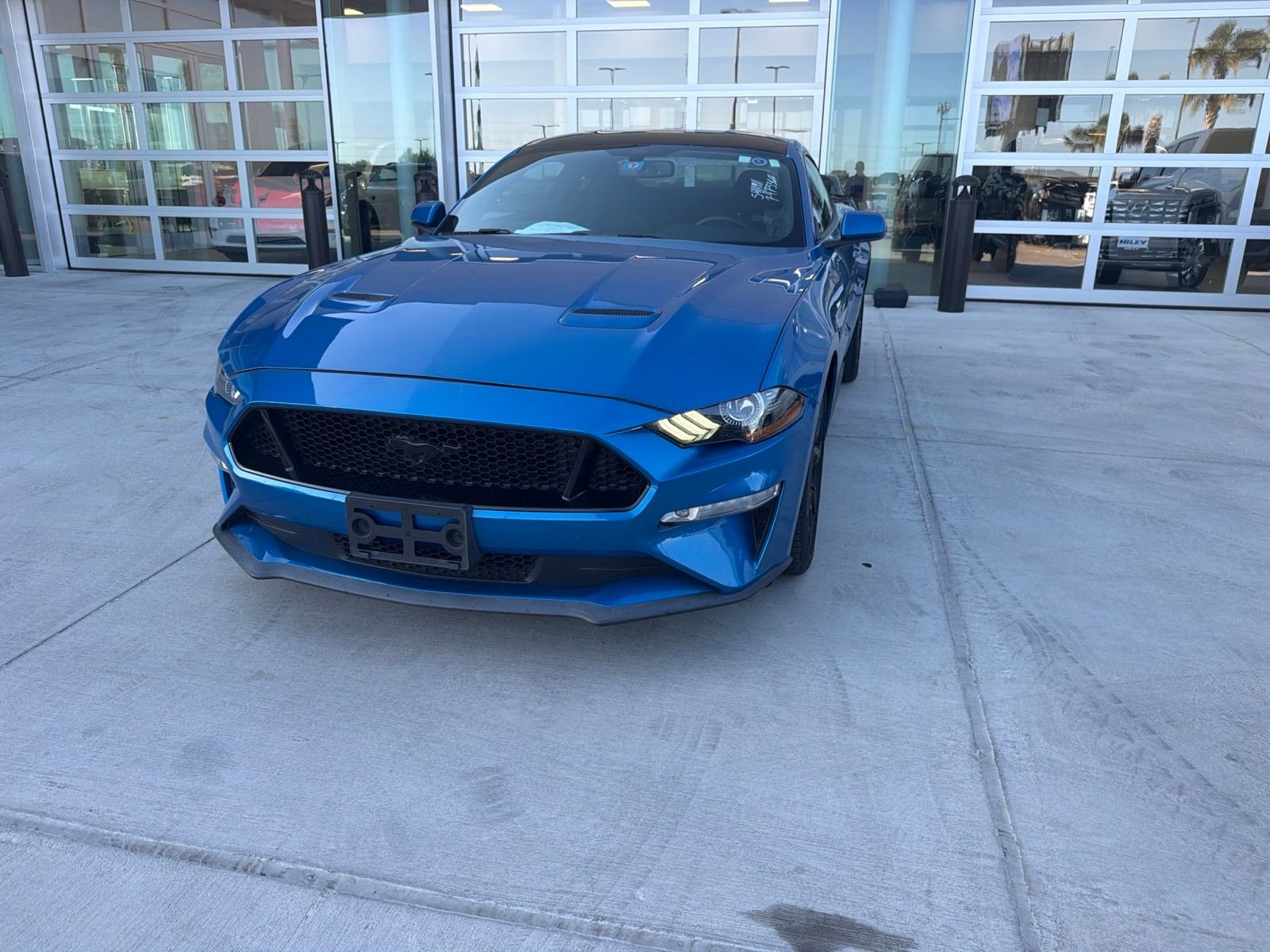 Used 2019 Velocity Blue Metallic Ford GT image 2