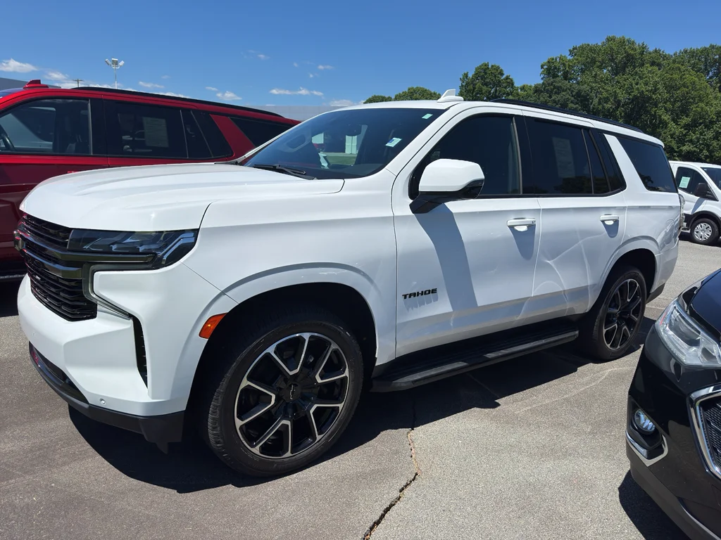 Used 2021 SUMMIT WHITE Chevrolet RST image 3