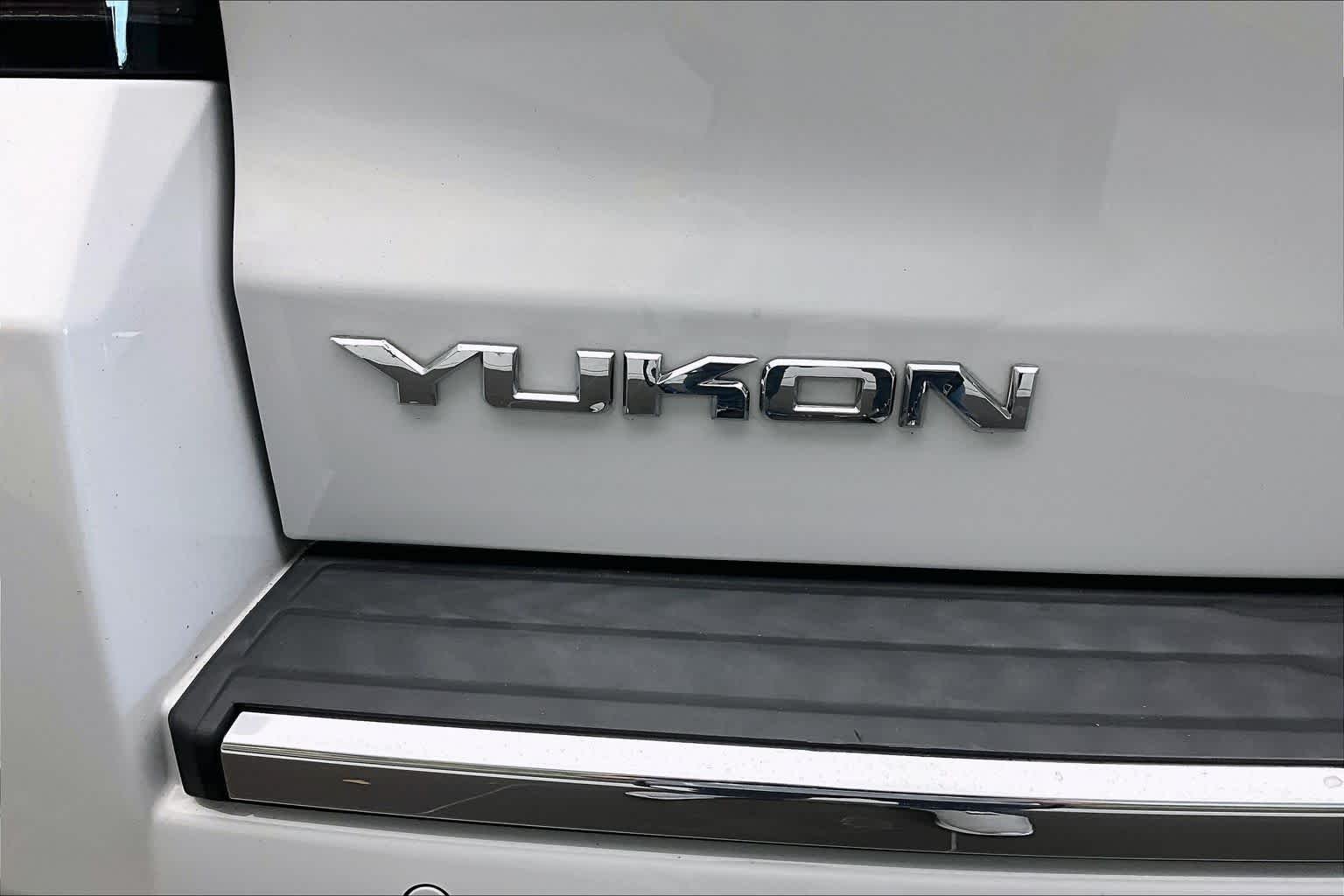 Used 2017 Summit White GMC Denali image 32