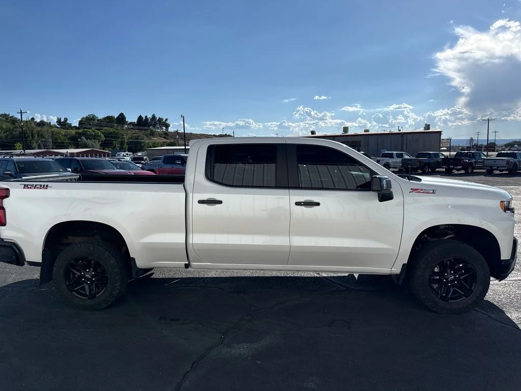 Used 2021 Pearl Chevrolet LT Trail Boss image 2