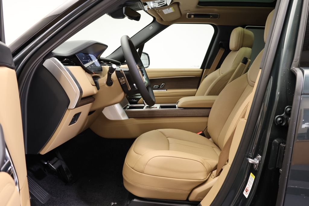 New 2026 Belgravia Green Land Rover SE image 29