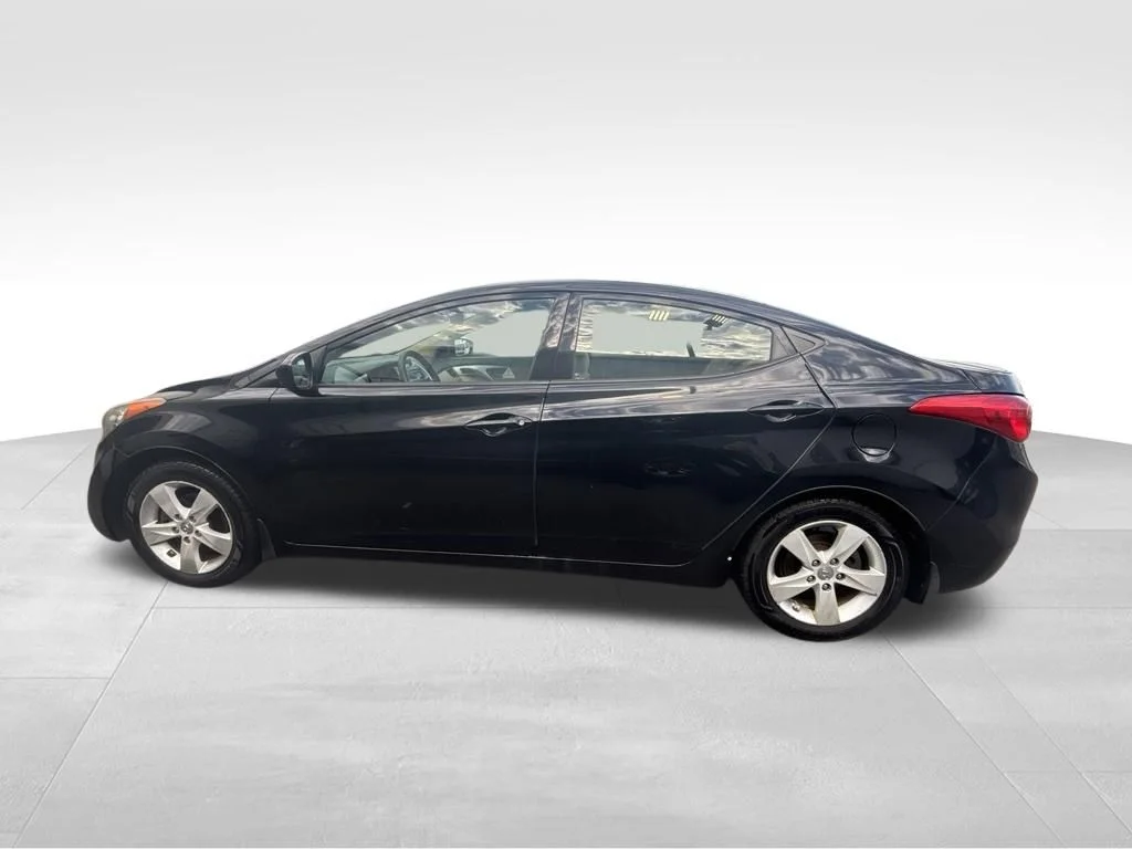 Used 2013 Black Hyundai GLS image 3