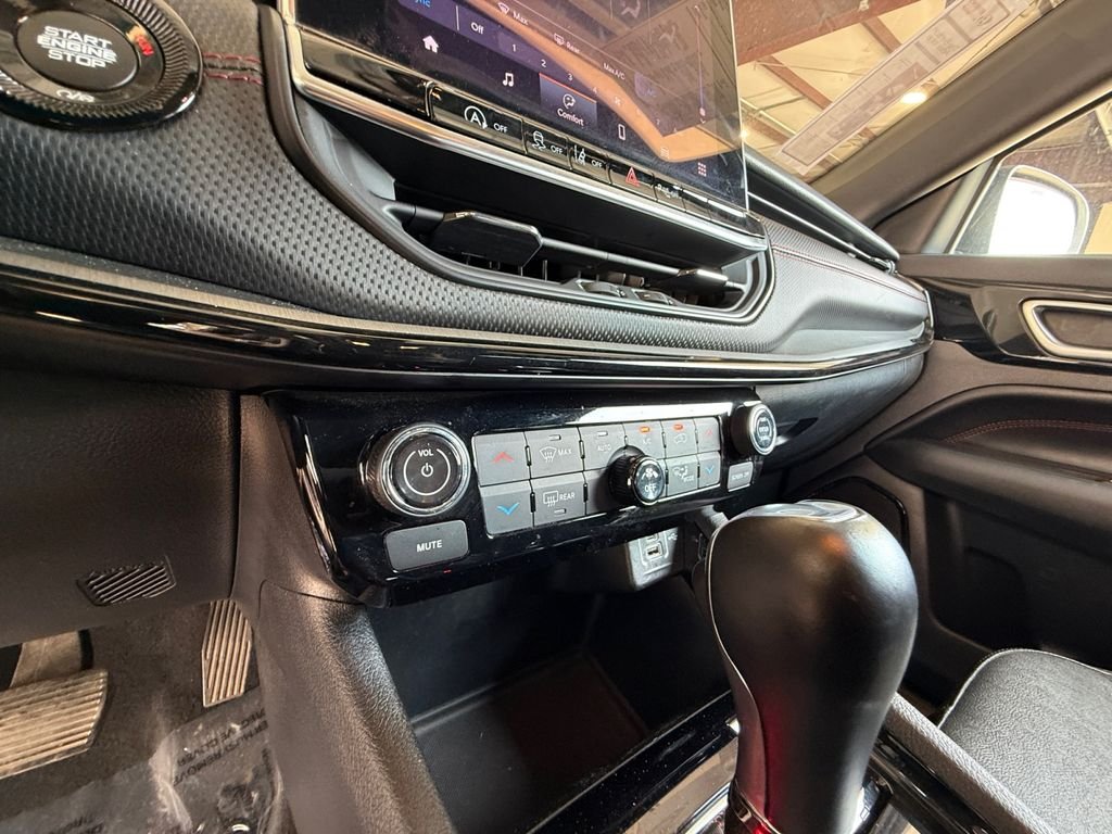 Used 2025 Silver Jeep Trailhawk image 23