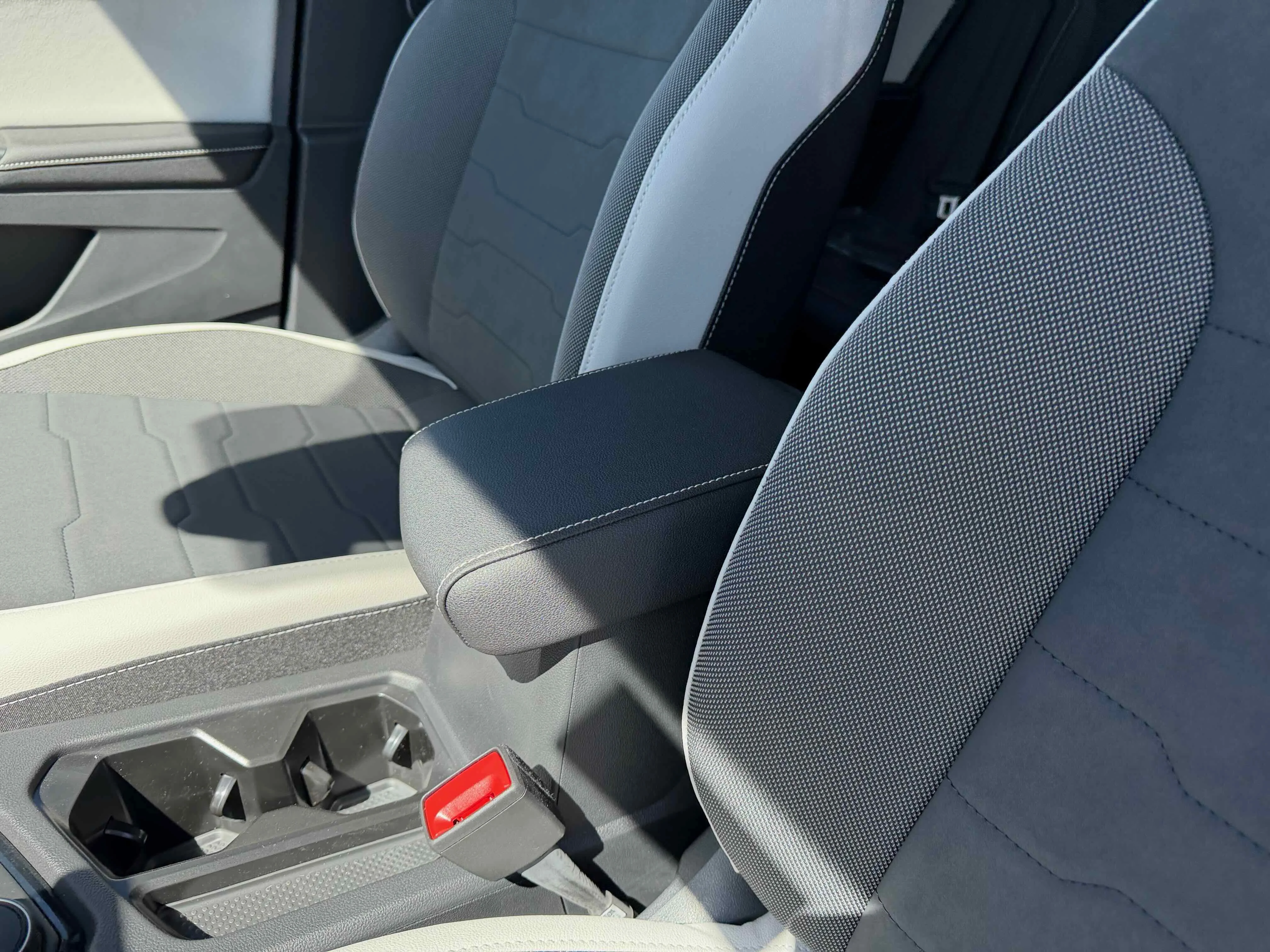 New 2026 Pure White Volkswagen SE image 26