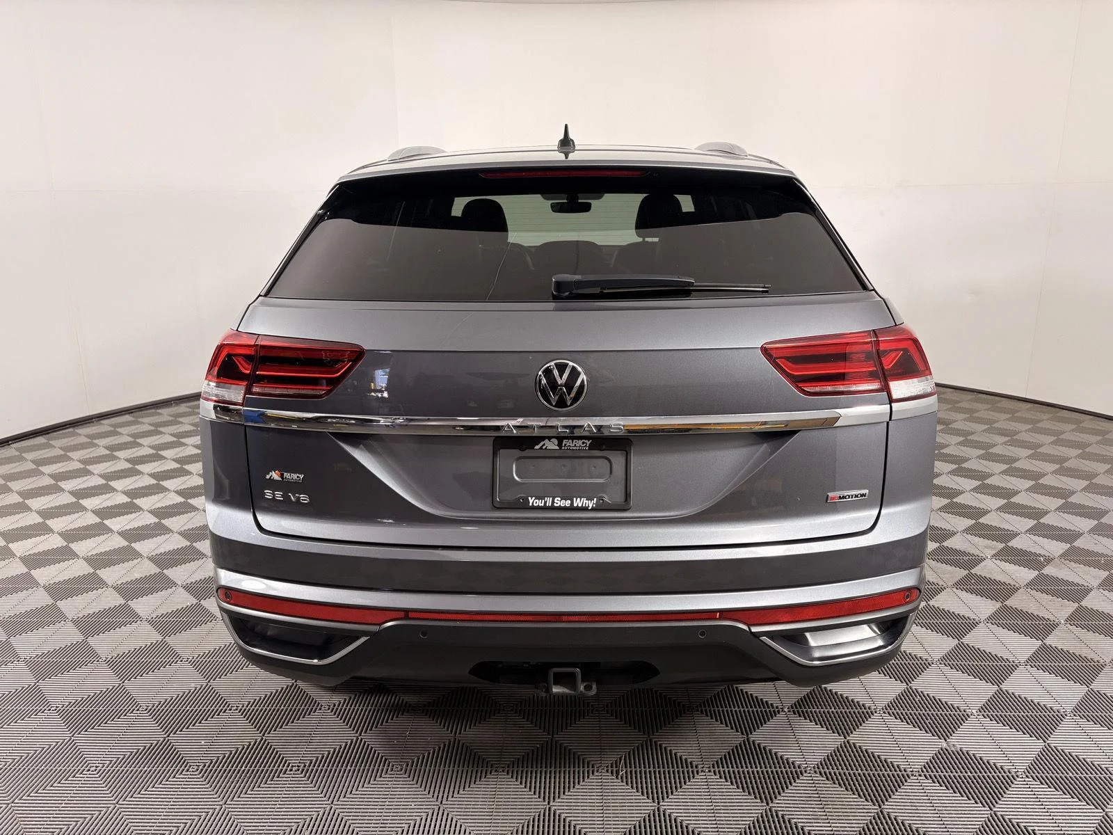 Used 2021 Platinum Gray Metallic Volkswagen 3.6L V6 SE w/Technology image 4