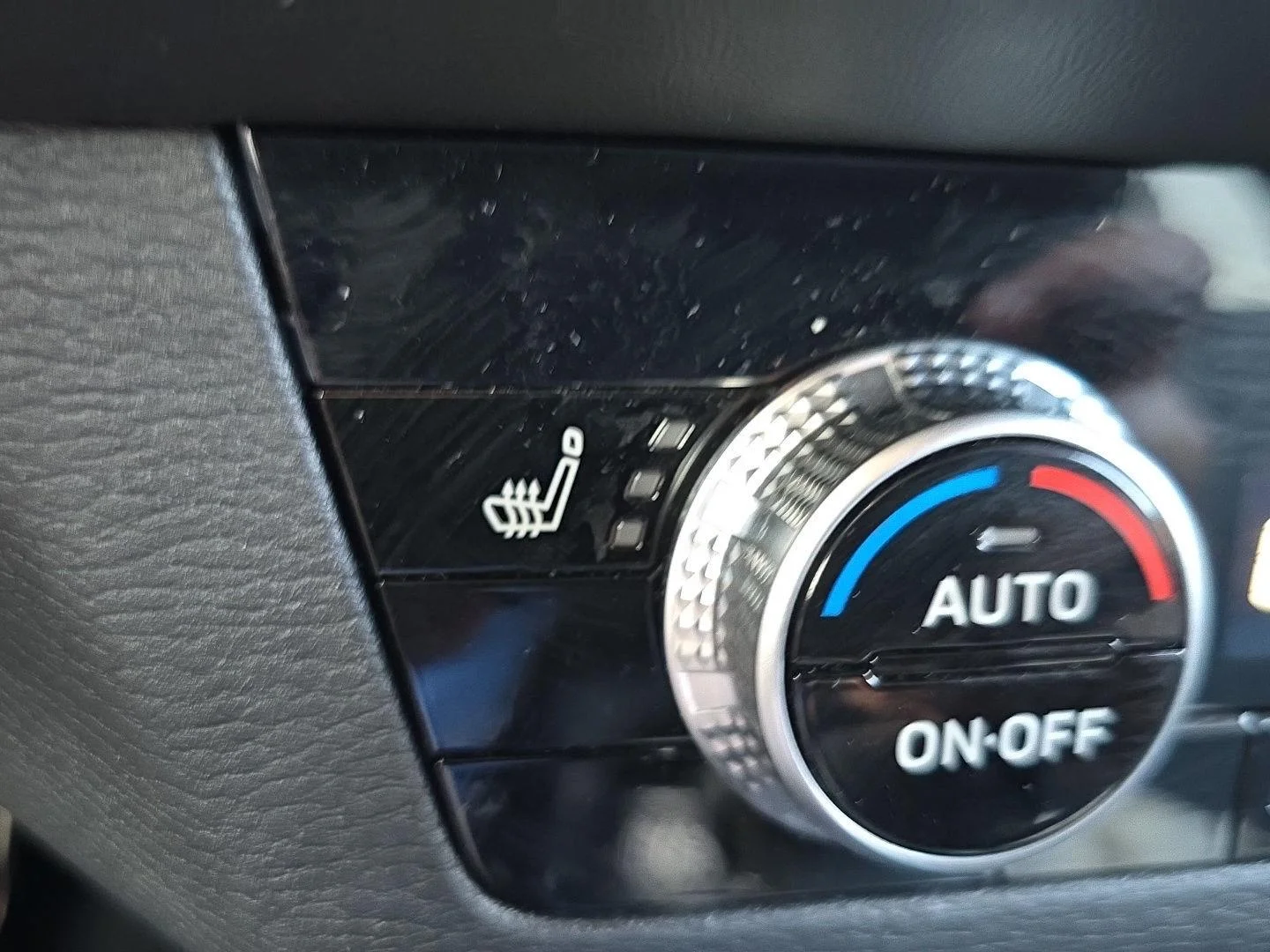 Used 2025  Mitsubishi SE image 20