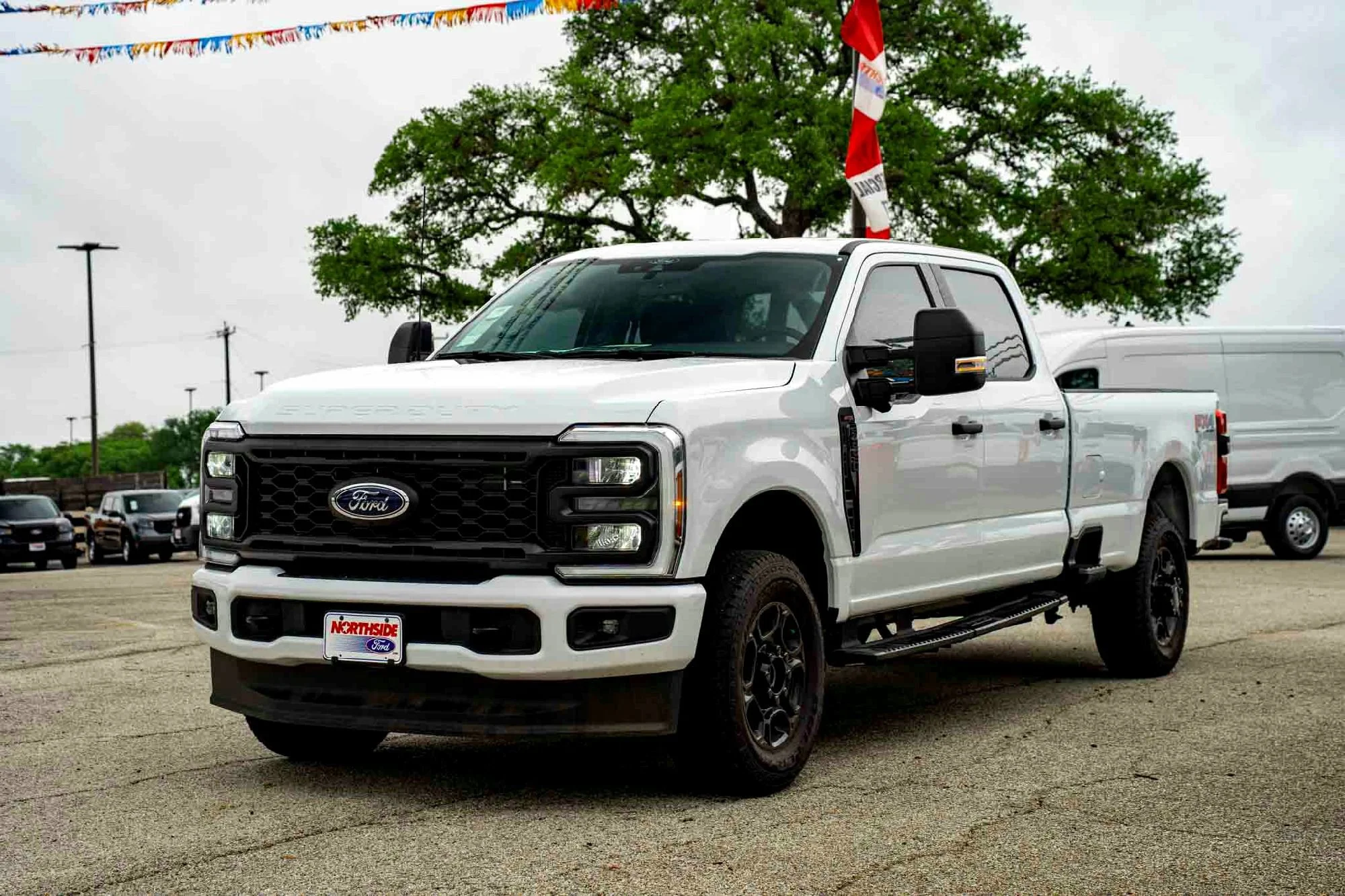 New 2026 Oxford White Ford XL image 7