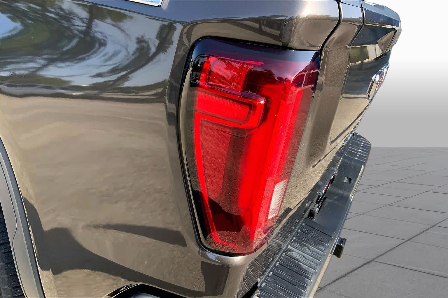 Used 2021 Brownstone Metallic GMC SLT image 29