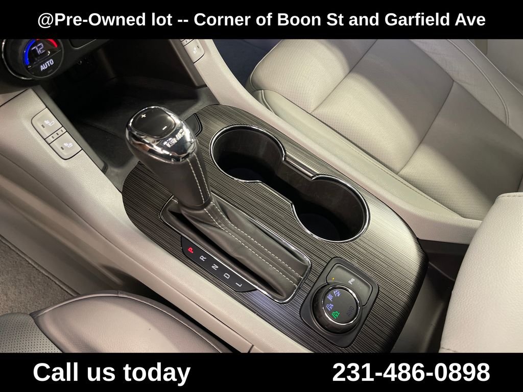 Used 2019 White GMC SLT-1 image 24