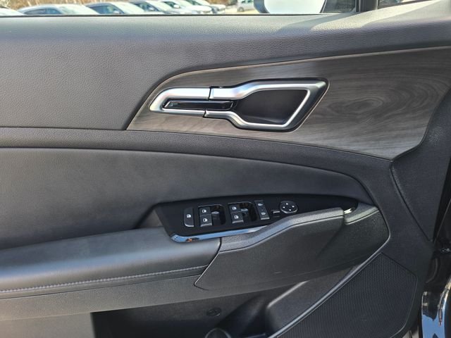 Used 2025 Black Kia X-Line image 30