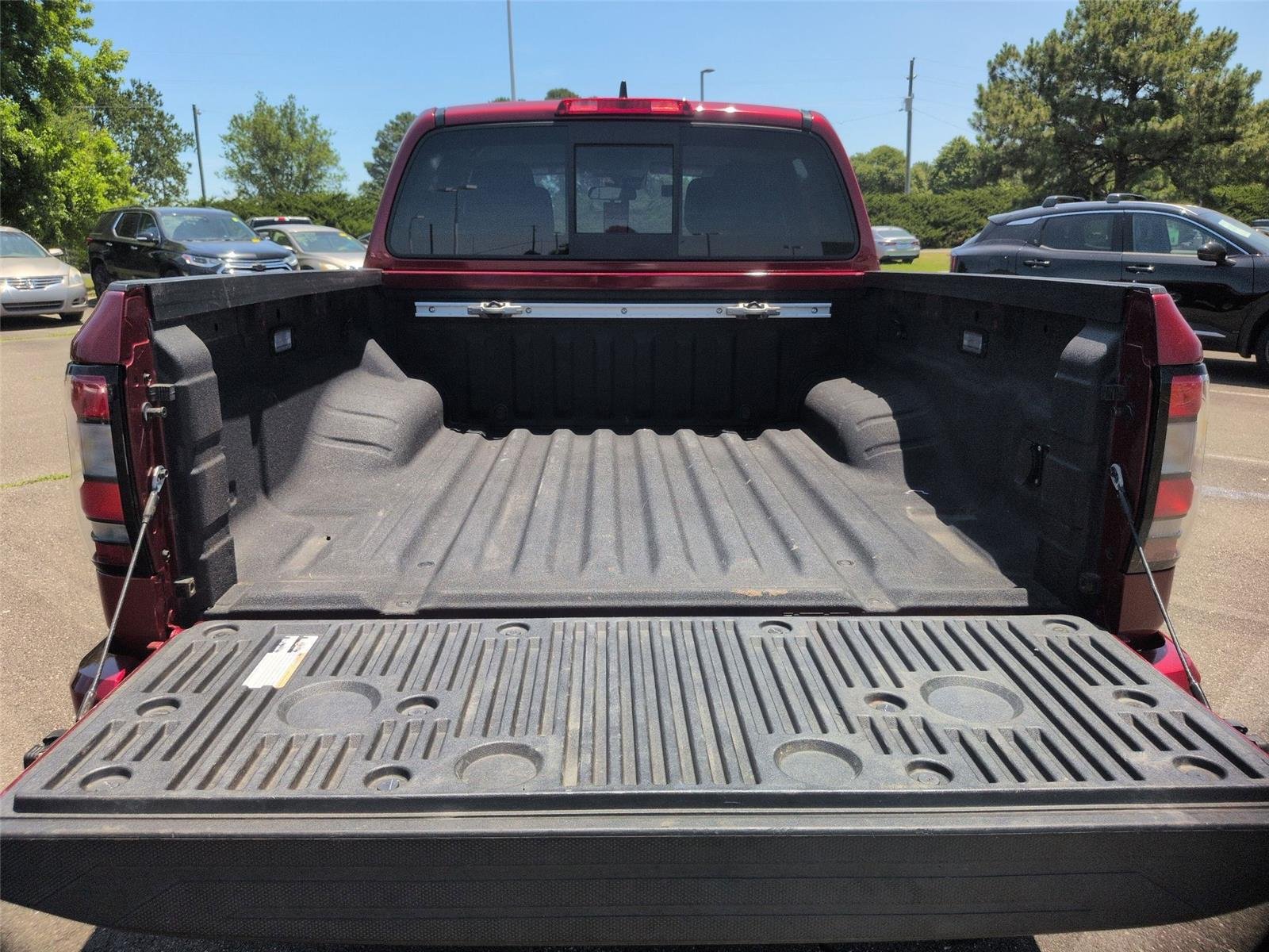 Certified Used 2022 Cardinal Red Tricoat Nissan SV image 34