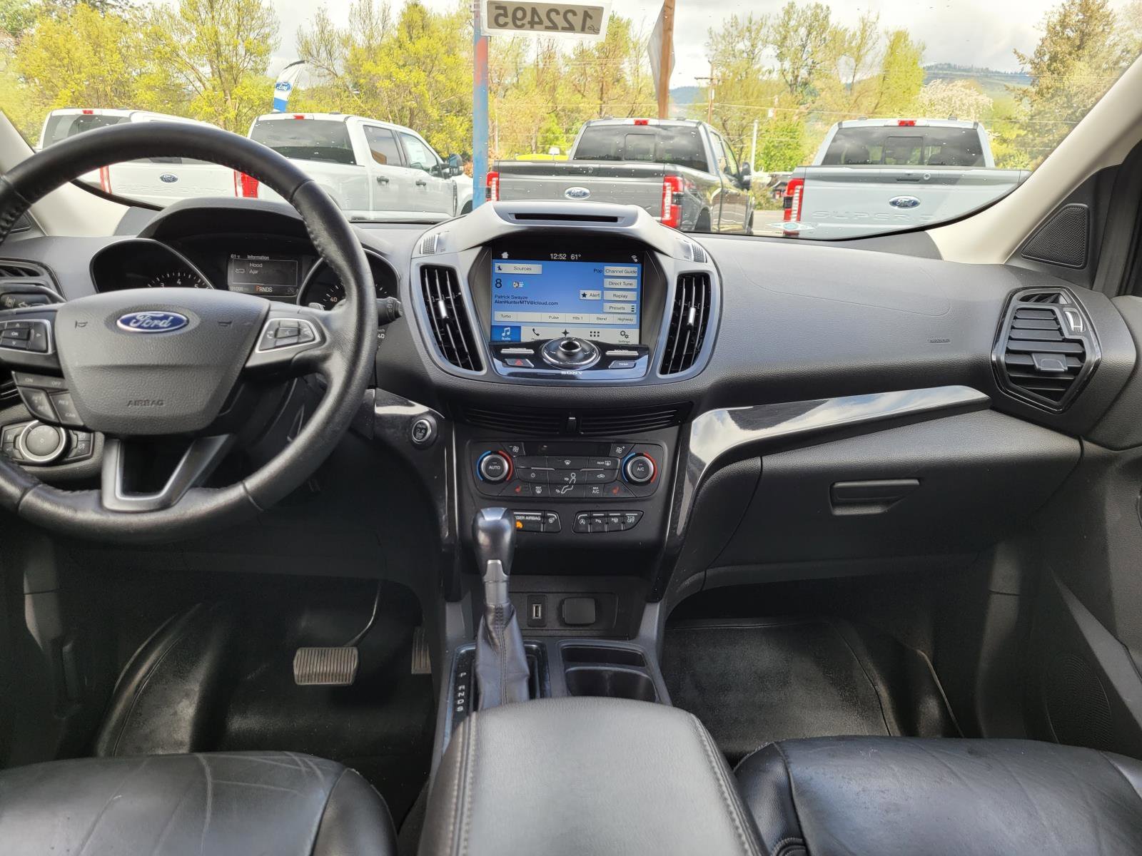Used 2017  Ford Titanium image 15