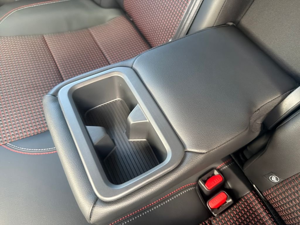 New 2026 Nissan Kicks SR 4D Sport Utility