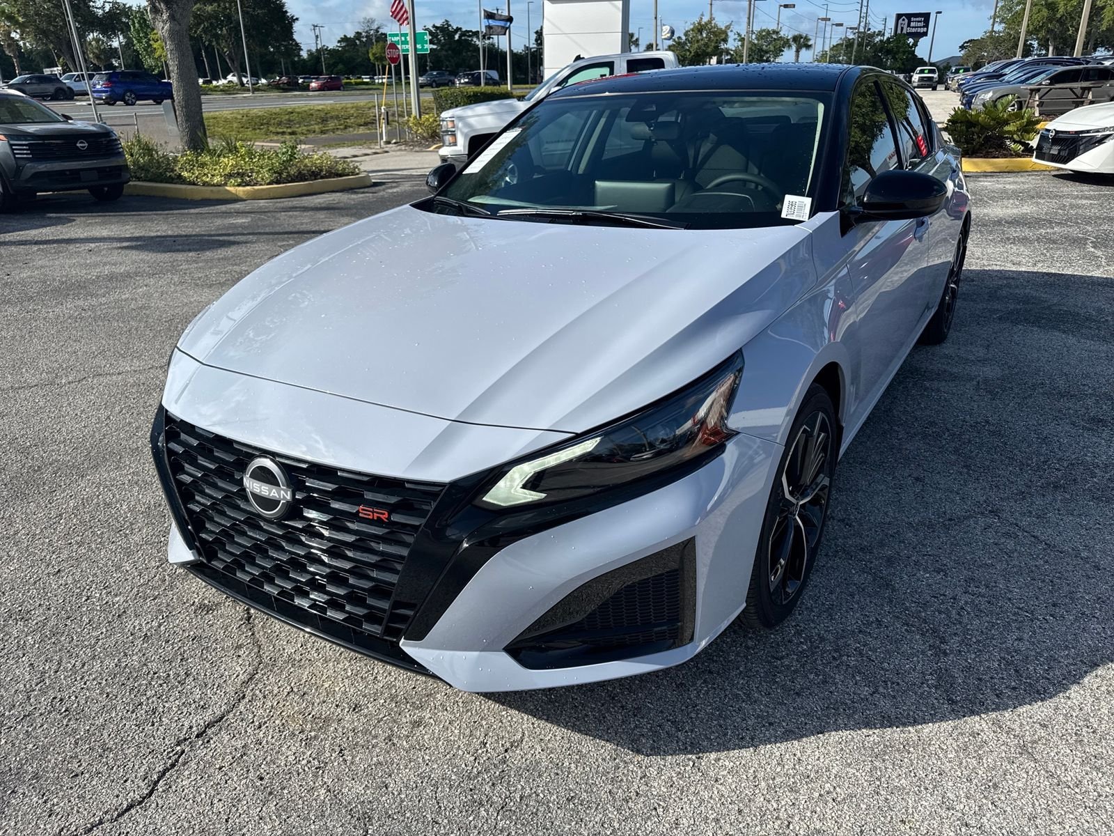 New 2026 Gray Nissan 2.5 SR image 4