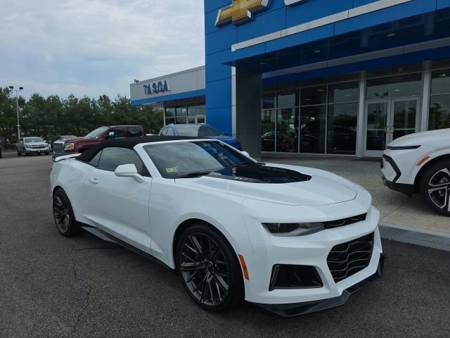 2023 Chevrolet Camaro ZL1 | CarEdge | CarEdge