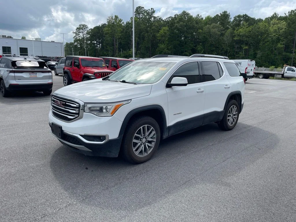Used 2019 White GMC SLE-2 image 2