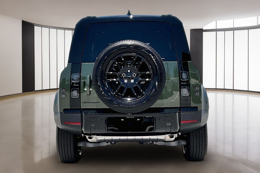 New 2026 WOOLSTONE GREEN Land Rover S 300PS  image 4