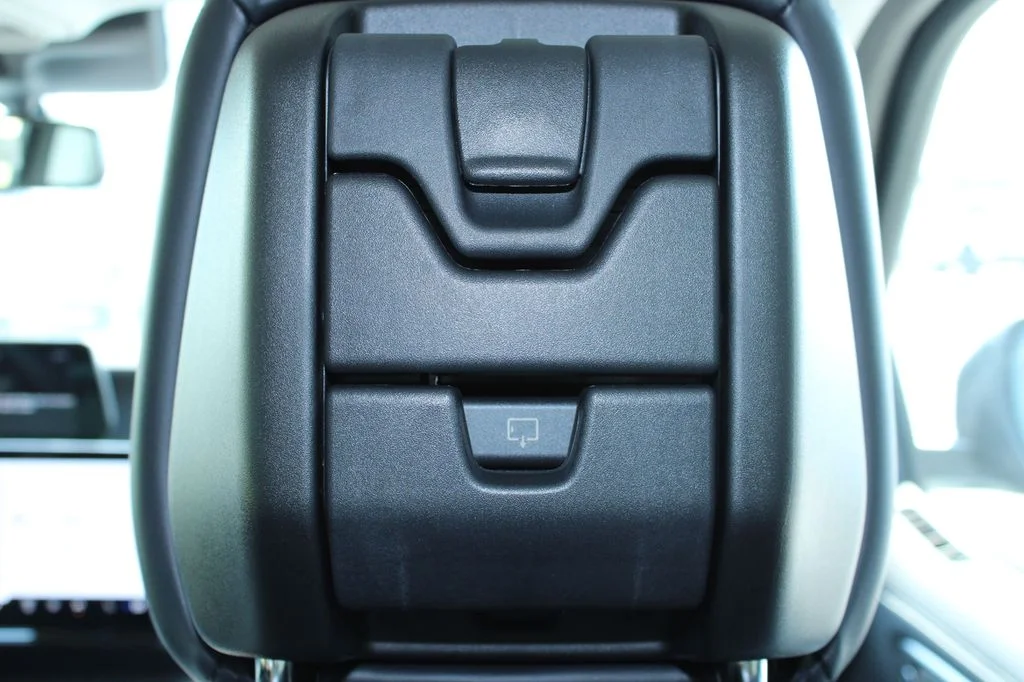 New 2027 Agate Black Metallic Ford MAX Platinum image 29