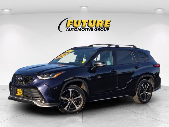 Used 2022  Toyota XSE image 8
