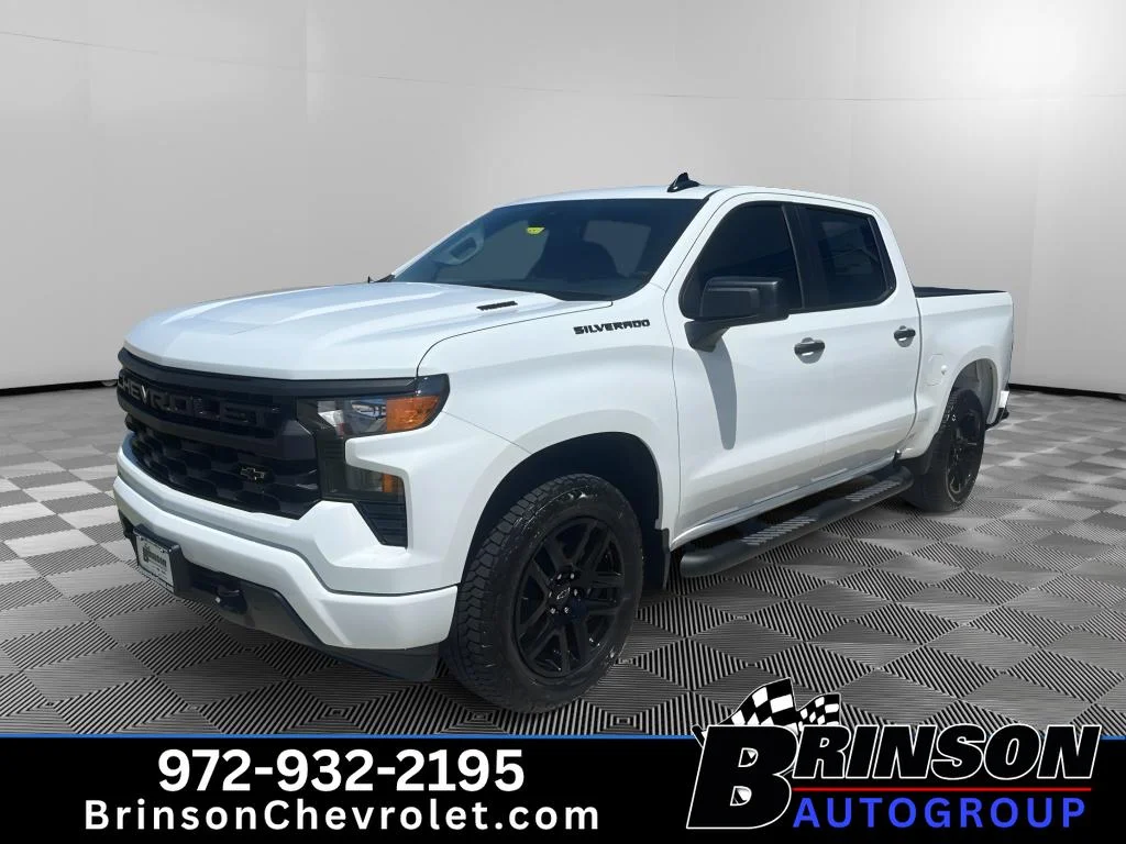 New 2026 Summit White Chevrolet Custom image 1