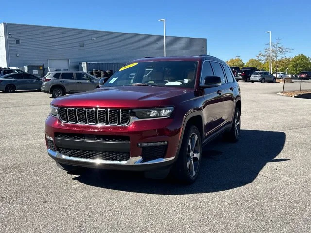 Used 2023 Red Jeep Limited image 9