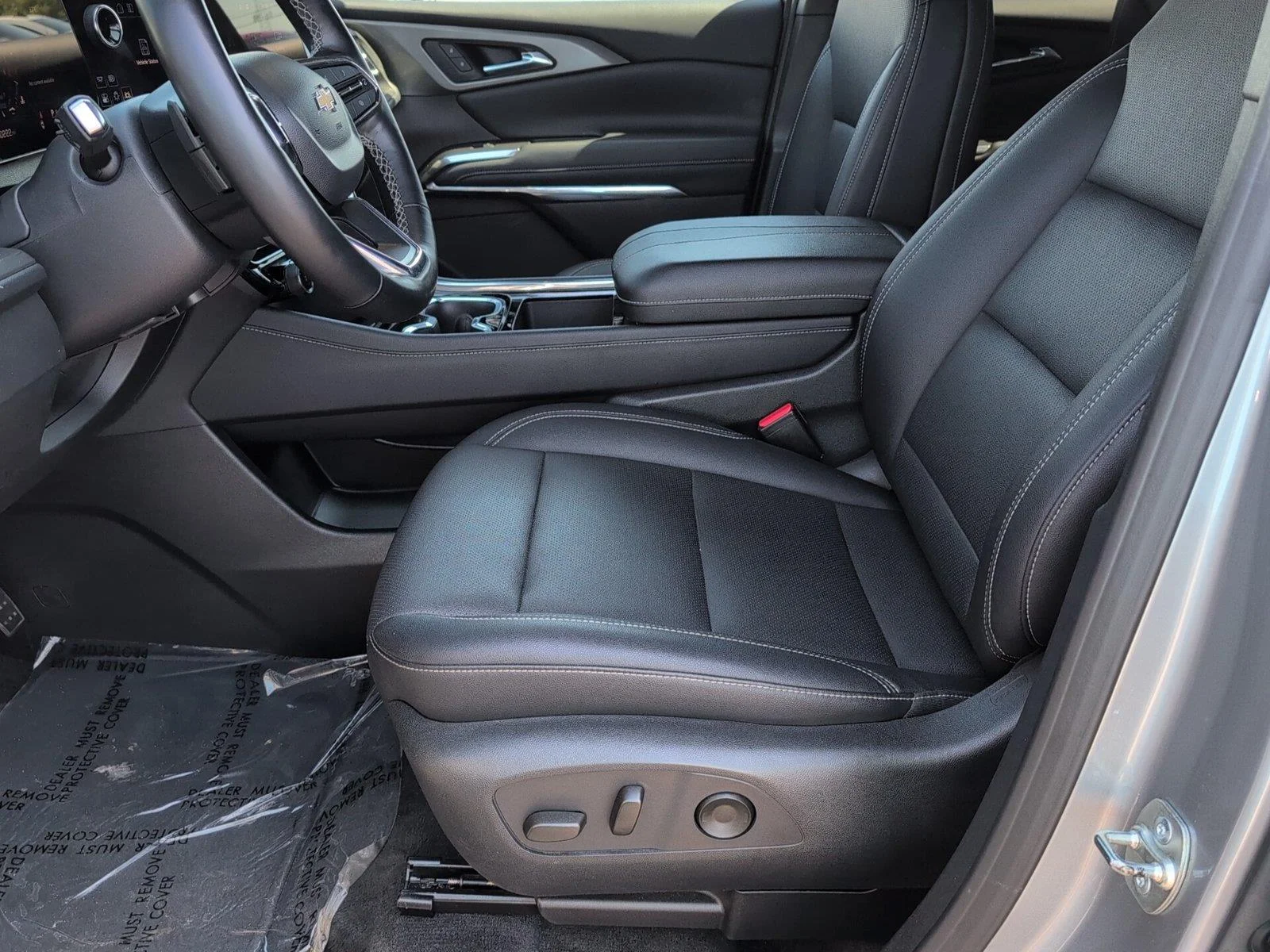 Used 2025 Sterling Gray Metallic Chevrolet LT image 13
