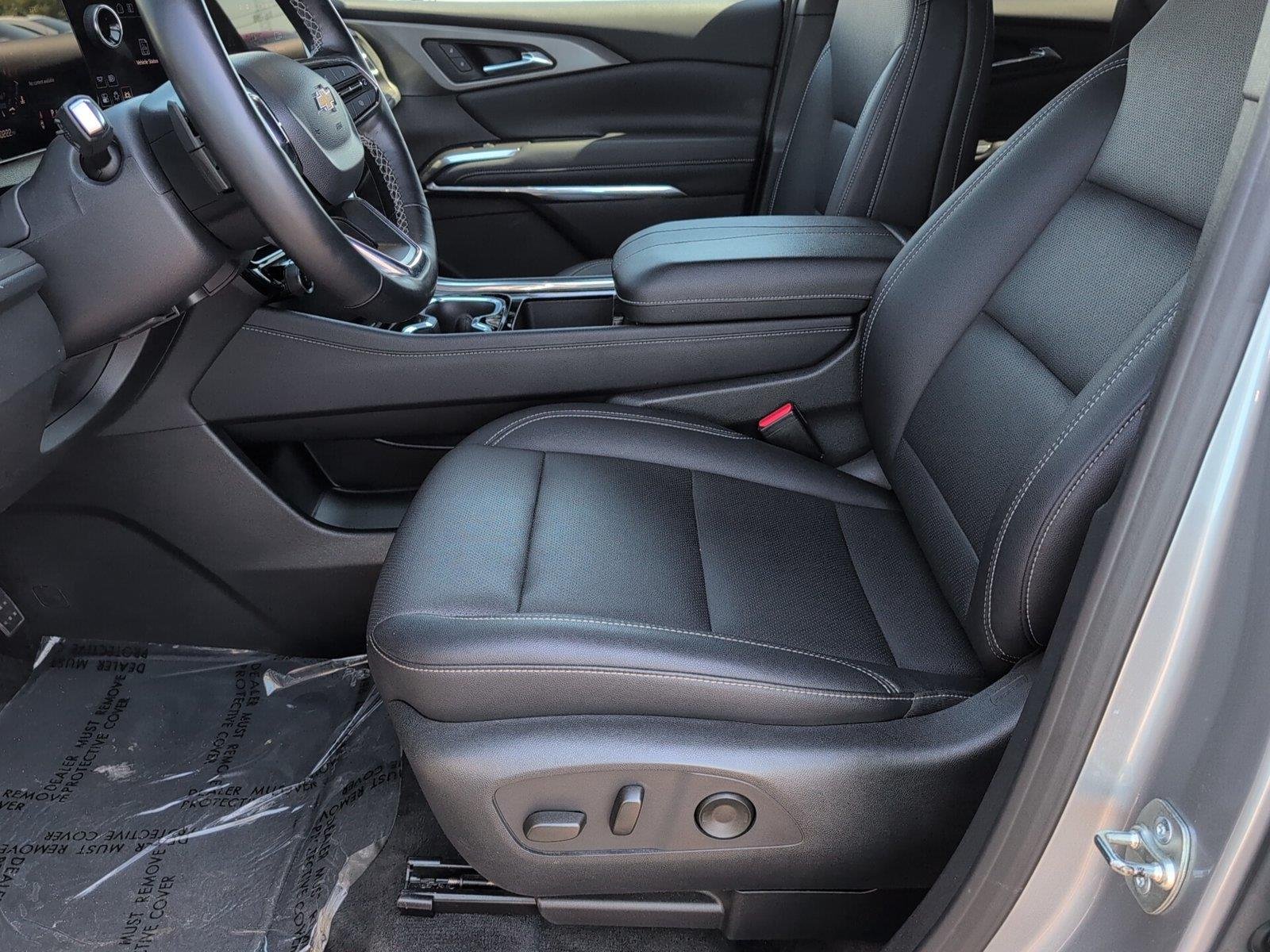 Used 2025 Sterling Gray Metallic Chevrolet LT image 13