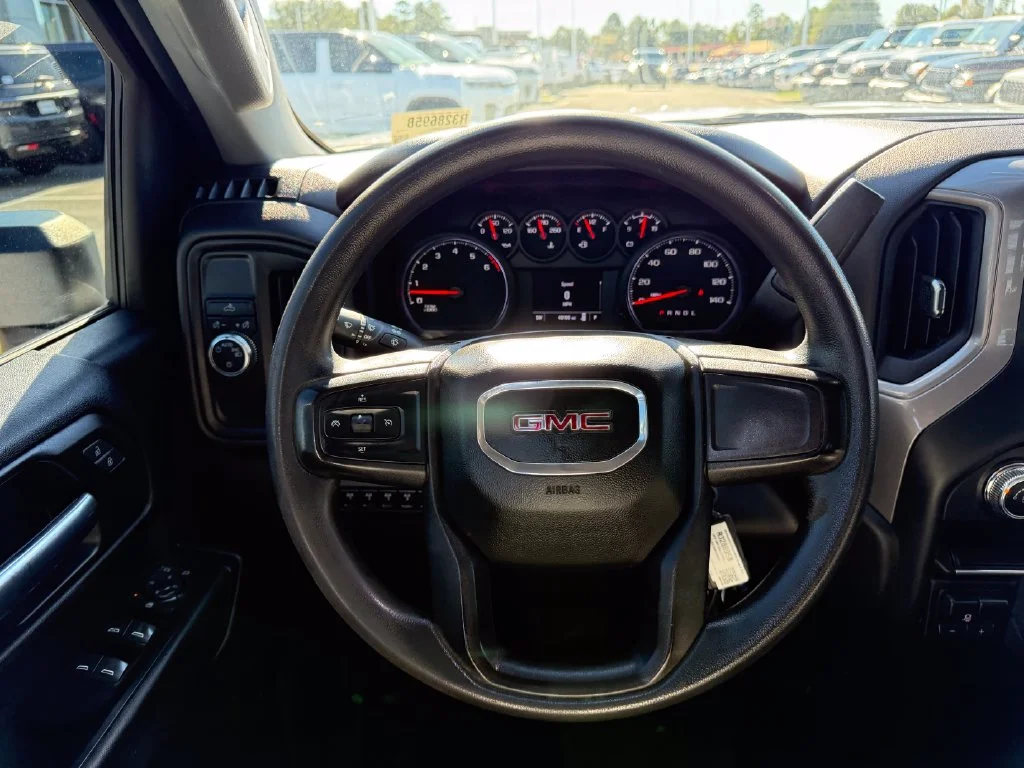 Used 2022 White GMC Pro image 9