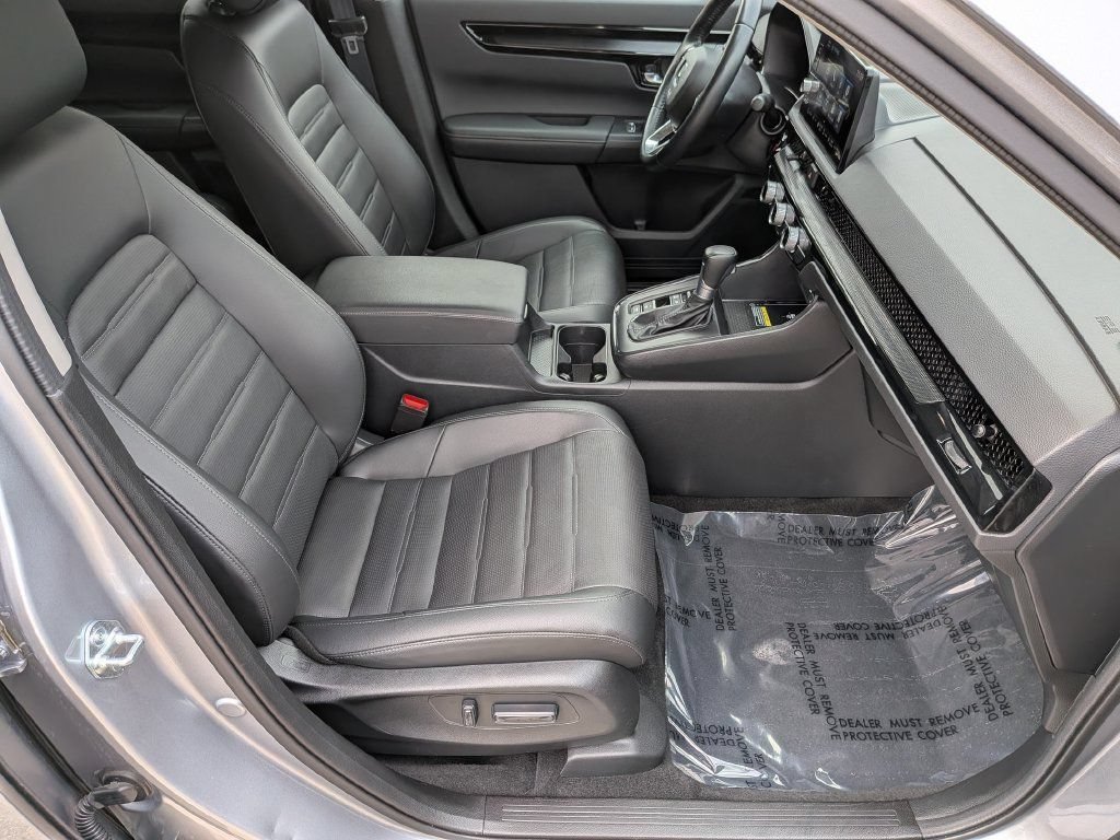 Used 2025 Silver Honda EX-L image 38