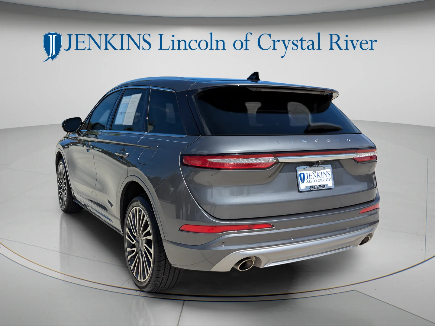 Used 2021 Gray Lincoln Reserve image 2
