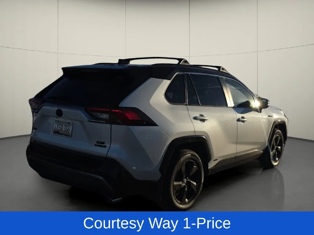 Used 2020 White Toyota XSE image 9