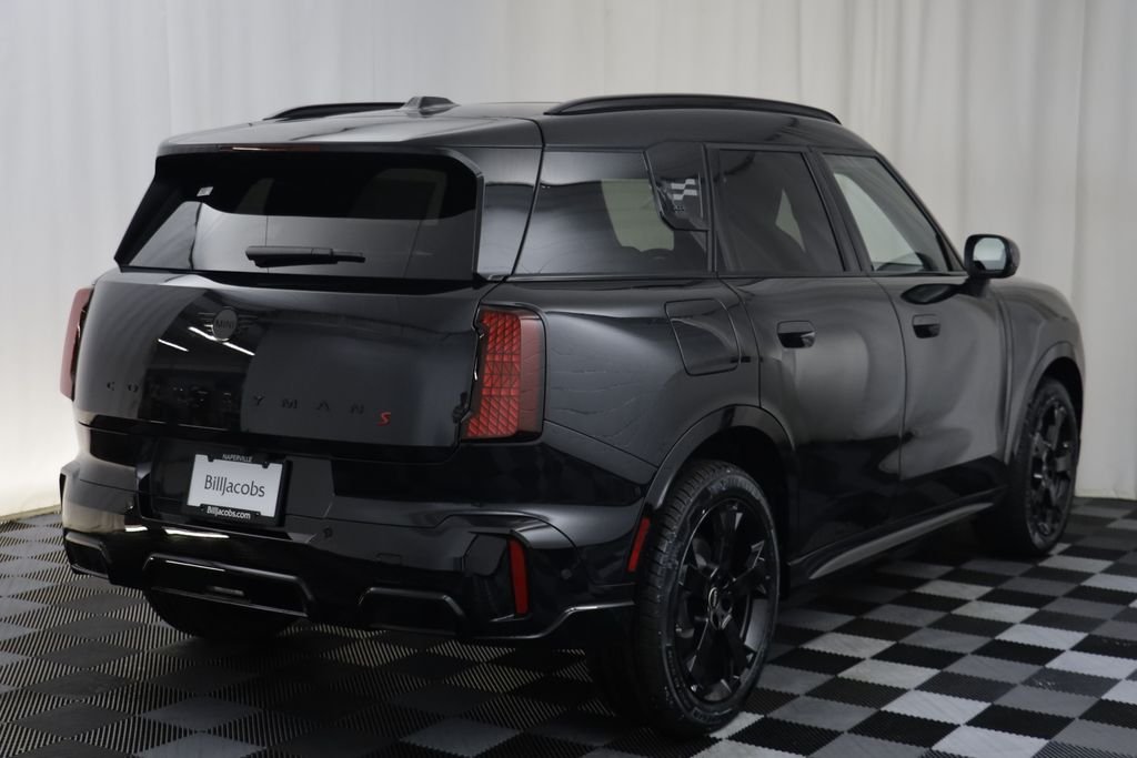 New 2026 Midnight Black MINI Iconic image 18