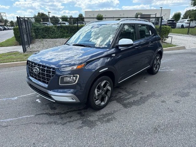 2026 Hyundai Venue SEL w/ 2-Tone Roof IVT's photo