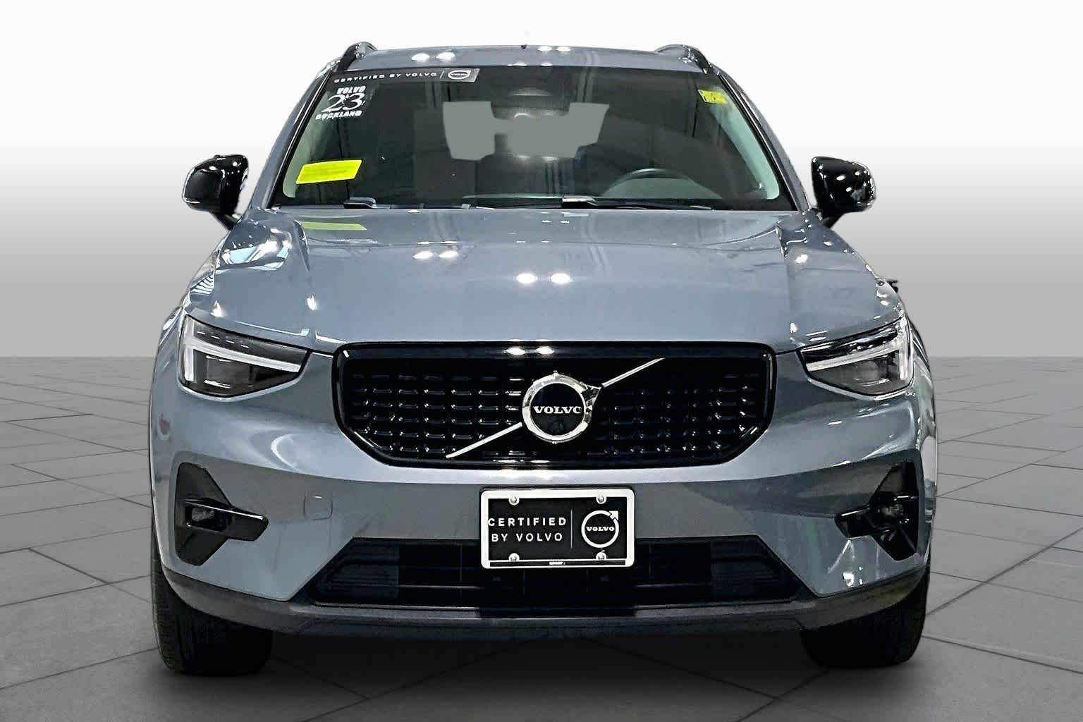 Used 2023 Thunder Grey Metallic Volvo Ultimate Dark Theme image 4