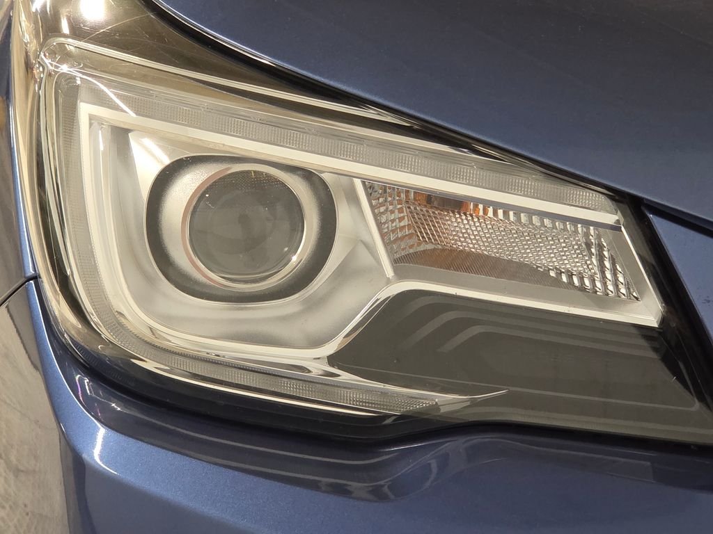 Used 2018 Blue Subaru 2.5i Touring image 15
