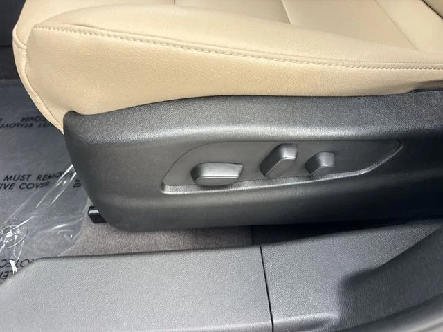 2024 Cadillac XT4 Luxury - Photo 12